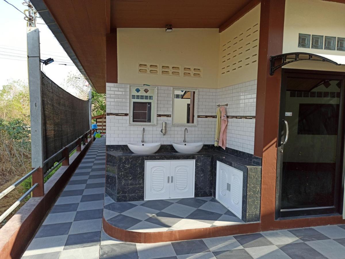 Hotel Touch The Wind Chaiyaphum Esterno foto